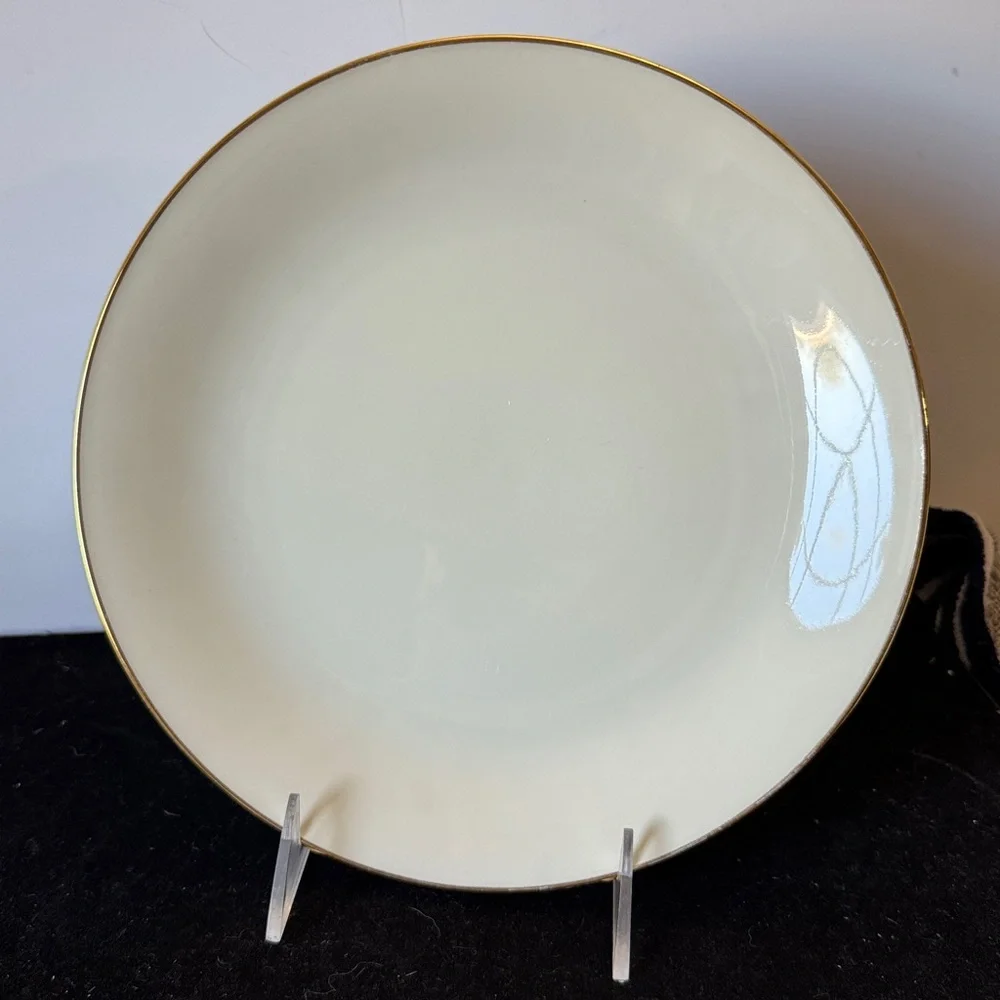 Seltmann Weiden Elegant Cream and Gold Dinner Plate 9 1/2“   Set of 3. - Picture 3 of 6